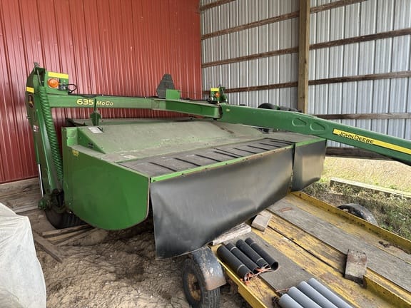 2013 John Deere 635 Equipment Image0