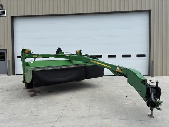 2013 John Deere 635 Equipment Image0
