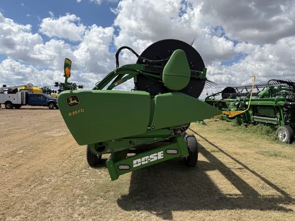 Image of John Deere 635D equipment image 2