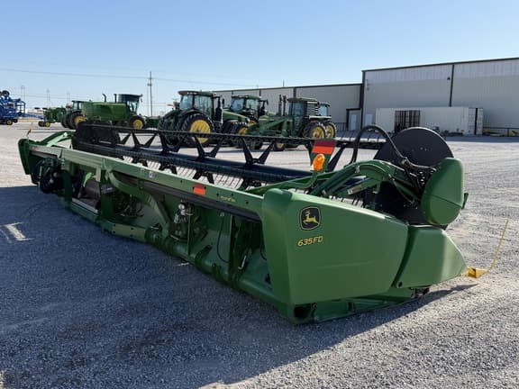Image of John Deere 635D equipment image 4