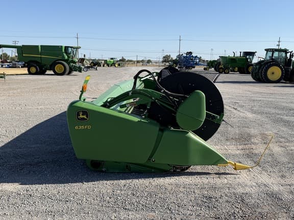 Image of John Deere 635D equipment image 3