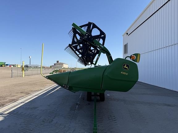 Image of John Deere 635D equipment image 2