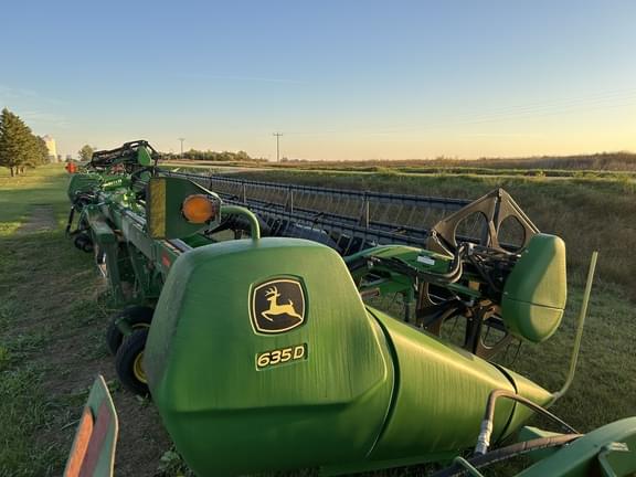 Image of John Deere 635D Primary image