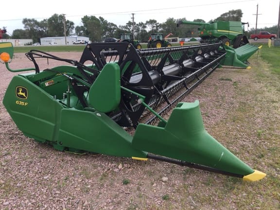 Main image John Deere 635F
