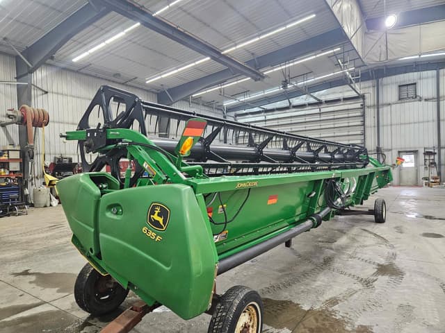Image of John Deere 635F equipment image 4