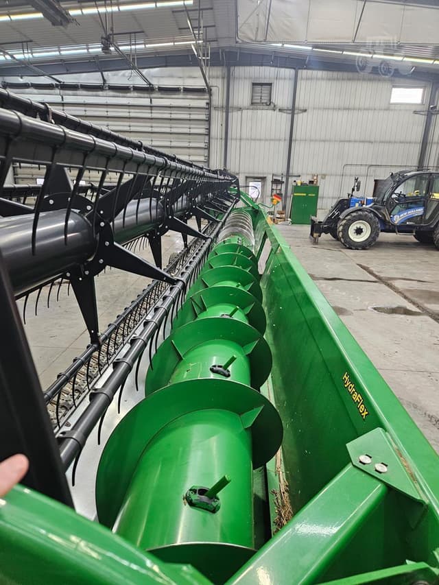 Image of John Deere 635F equipment image 1