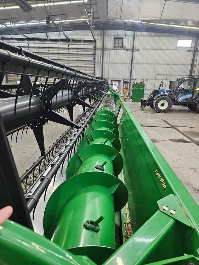 Image of John Deere 635F equipment image 1