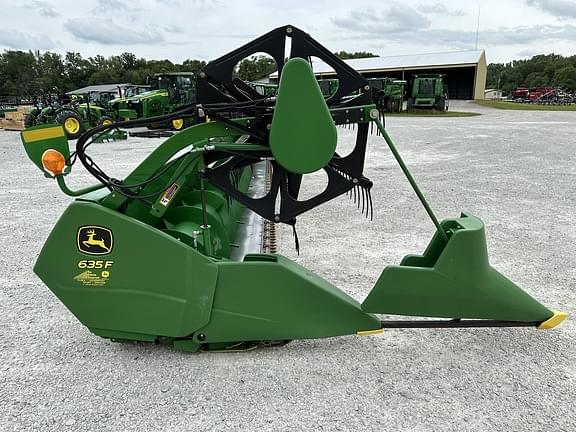 Image of John Deere 635F equipment image 4