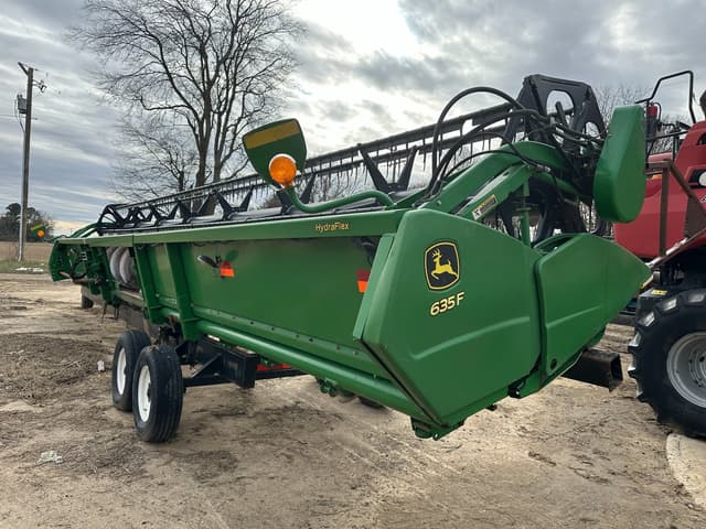 Image of John Deere 635F equipment image 3