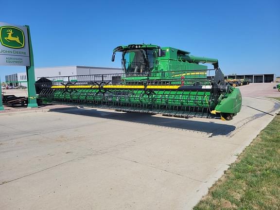 Image of John Deere 635F equipment image 2