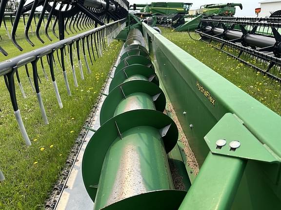 Image of John Deere 635F equipment image 2