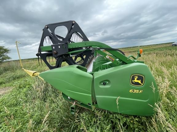 Image of John Deere 635F equipment image 1