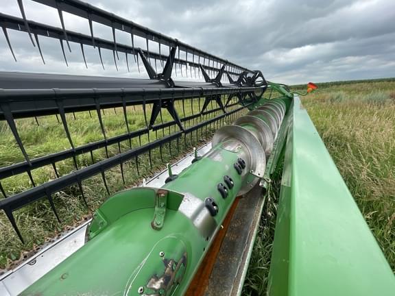 Image of John Deere 635F equipment image 4