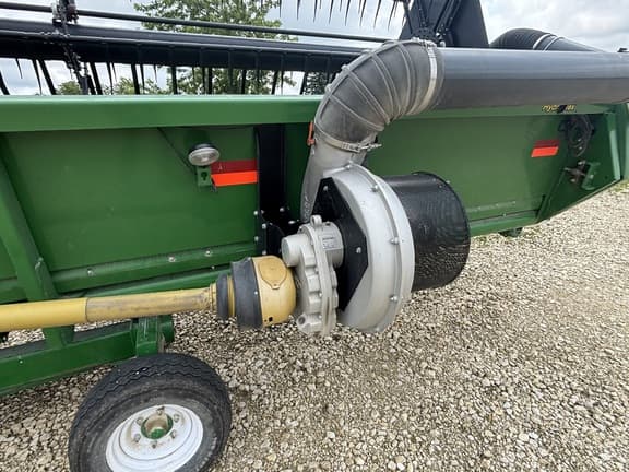 Image of John Deere 635F equipment image 4