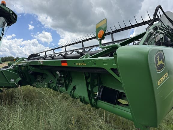 Image of John Deere 635FD equipment image 1