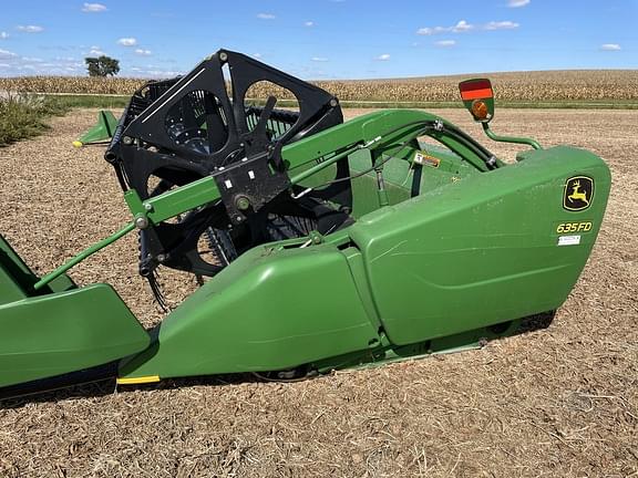 Image of John Deere 635FD equipment image 3