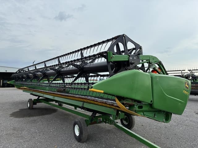 Image of John Deere 635FD equipment image 2