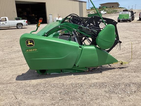Image of John Deere 635FD equipment image 4