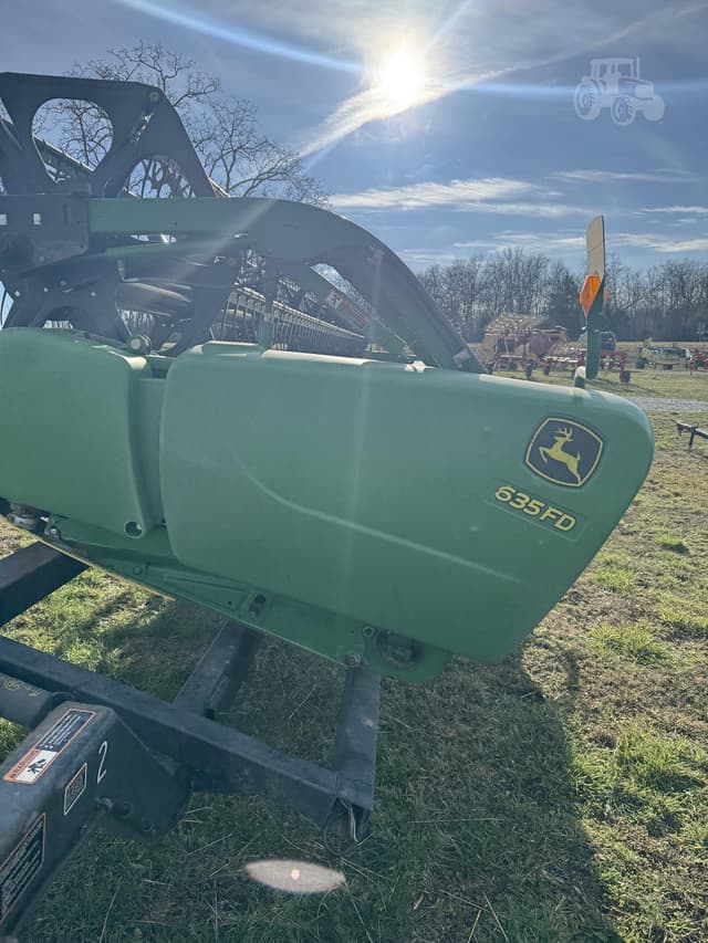Image of John Deere 635FD equipment image 1