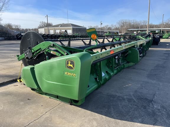 Image of John Deere 635FD equipment image 1