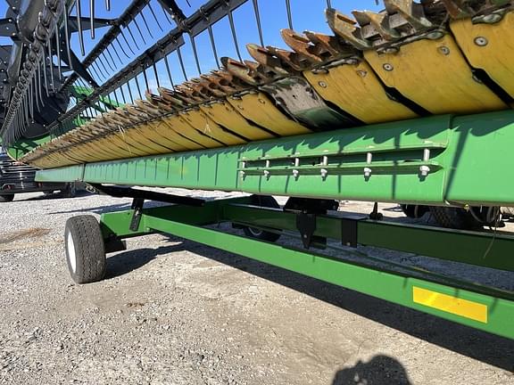 Image of John Deere 635FD equipment image 4