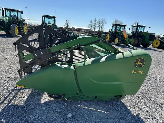 Image of John Deere 635FD equipment image 2