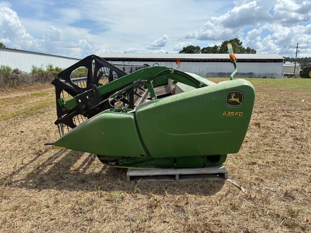 Image of John Deere 635FD equipment image 1