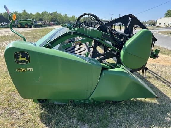 Image of John Deere 635FD equipment image 4