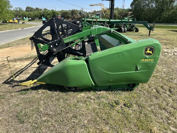 Image of John Deere 635FD equipment image 3