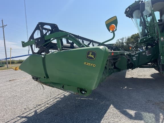 Image of John Deere 635FD equipment image 1