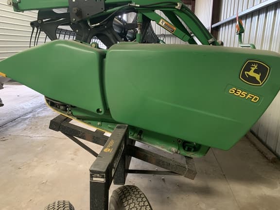 Image of John Deere 635FD equipment image 1