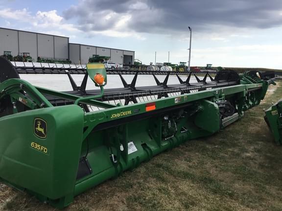 Image of John Deere 635FD equipment image 2