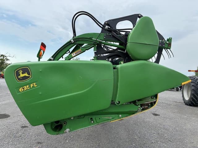 Image of John Deere 635FD equipment image 4