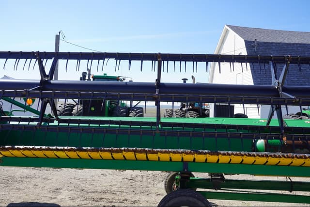 Image of John Deere 635FD equipment image 4
