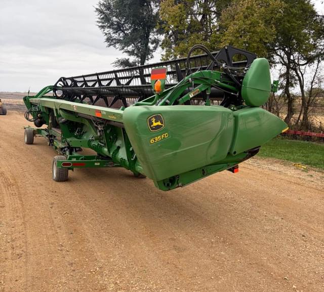Image of John Deere 635FD equipment image 2