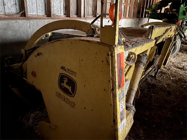 Image of John Deere 640C equipment image 2