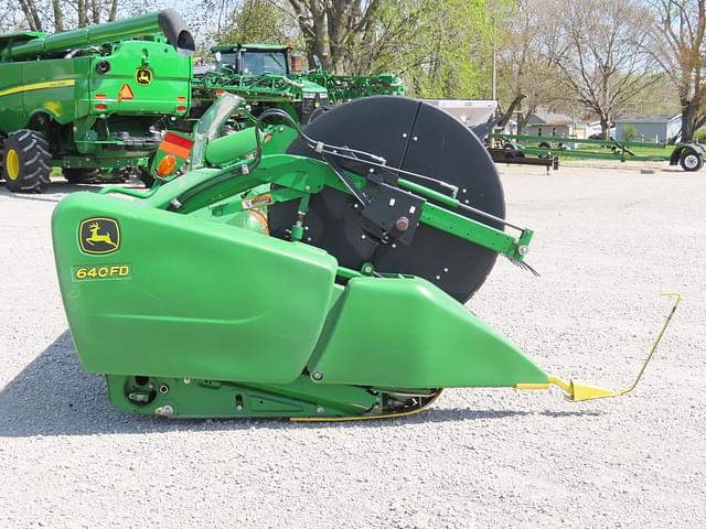 Image of John Deere 640FD equipment image 3