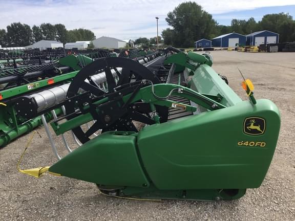 Image of John Deere 640FD equipment image 4