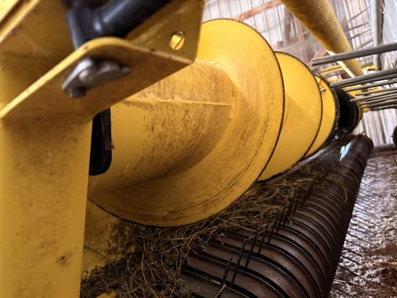 Image of John Deere 645C equipment image 4