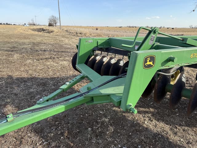 Image of John Deere 670 equipment image 2