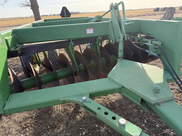 Image of John Deere 670 equipment image 4