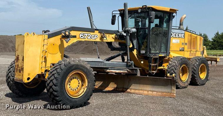Image of John Deere 672GP Primary image