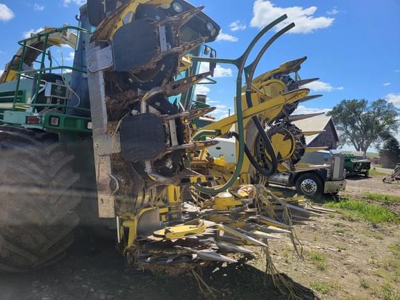 Image of John Deere 698 equipment image 3