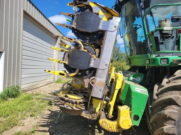 Image of John Deere 698 equipment image 1