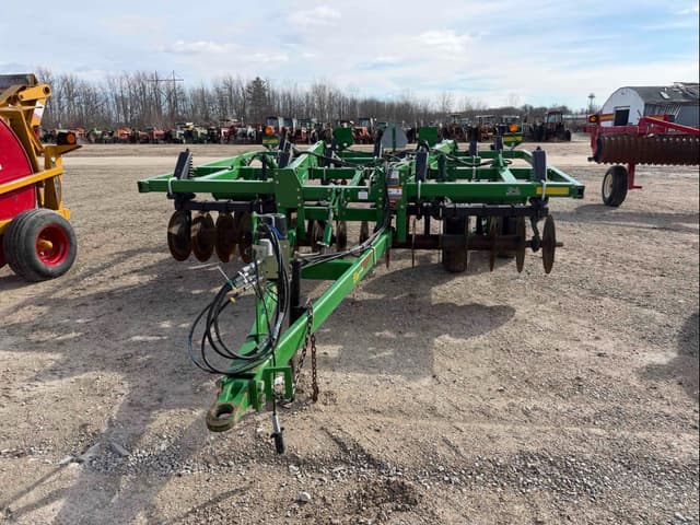 Image of John Deere 714 equipment image 3