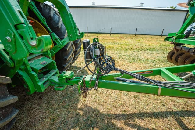 Image of John Deere 714 equipment image 4