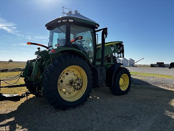 Image of John Deere 7200R equipment image 4