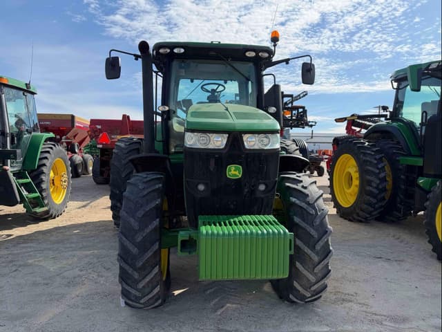 Image of John Deere 7200R equipment image 3