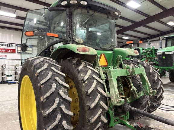 Image of John Deere 7200R equipment image 4