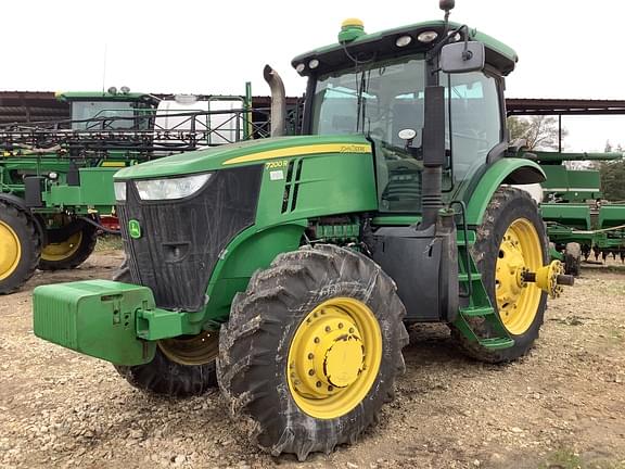 Image of John Deere 7200R Primary image